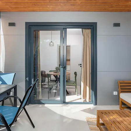 Ivas Mobile Homes & Heated Pool Campeggio
