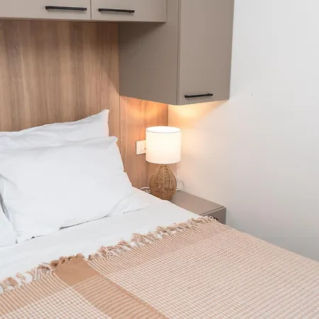 Ivas Mobile Homes & Heated Pool Campeggio *