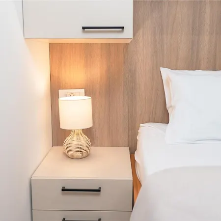 Ivas Mobile Homes & Heated Pool *