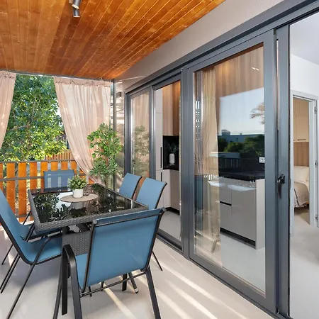 Ivas Mobile Homes & Heated Pool *
