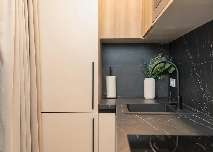 Ivas Mobile Homes And Кемпинг