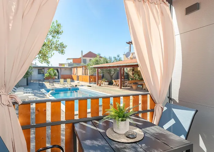 Ivas Mobile Homes And Campingplatz *
